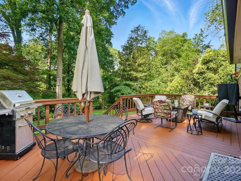 2025 Sagamore Road, Charlotte, NC 28209.  MLS# CAR4259805, YatesRealty ID 21676. 