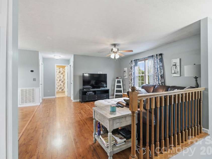 3868 Nc 10 Highway, Newton, NC 28658.  MLS# CAR4379980, YatesRealty ID 21676. 