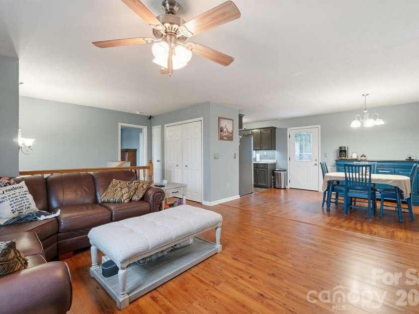 3868 Nc 10 Highway, Newton, NC 28658.  MLS# CAR4379980, YatesRealty ID 21676. 