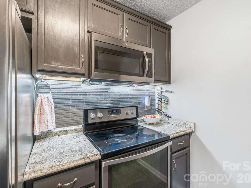 3868 Nc 10 Highway, Newton, NC 28658.  MLS# CAR4379980, YatesRealty ID 21676. 