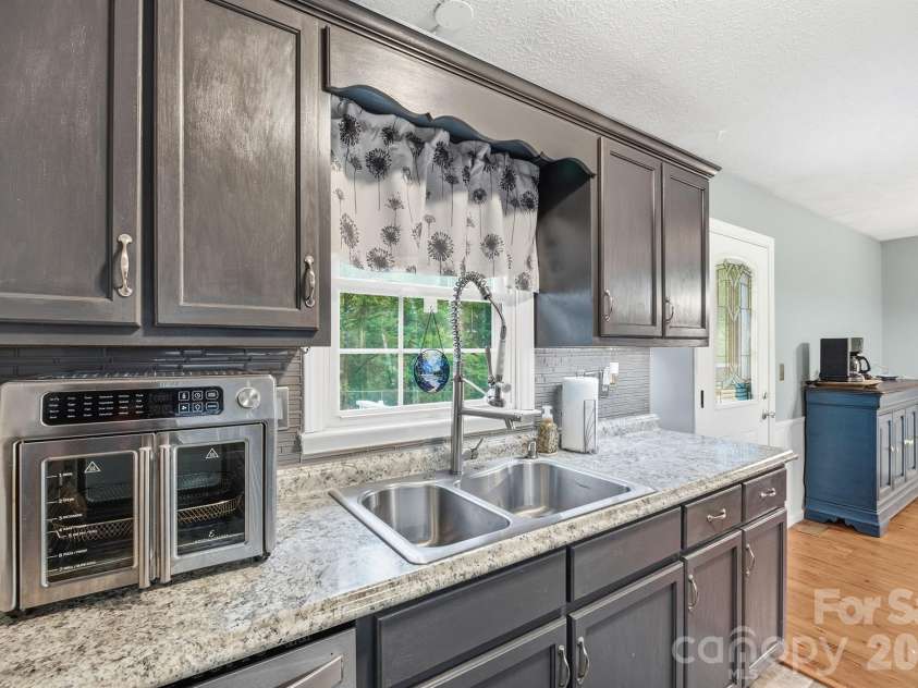 3868 Nc 10 Highway, Newton, NC 28658.  MLS# CAR4379980, YatesRealty ID 21676. 
