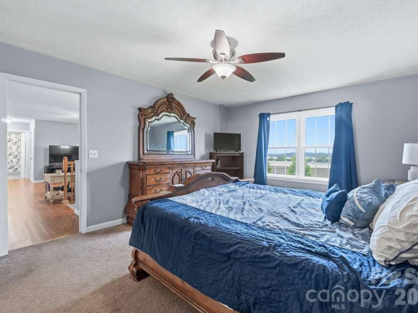 3868 Nc 10 Highway, Newton, NC 28658.  MLS# CAR4379980, YatesRealty ID 21676. 