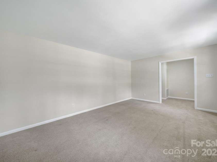 967 Hilldale Drive, Lancaster, SC 29720.  MLS# CAR4267333, YatesRealty ID 21677. 