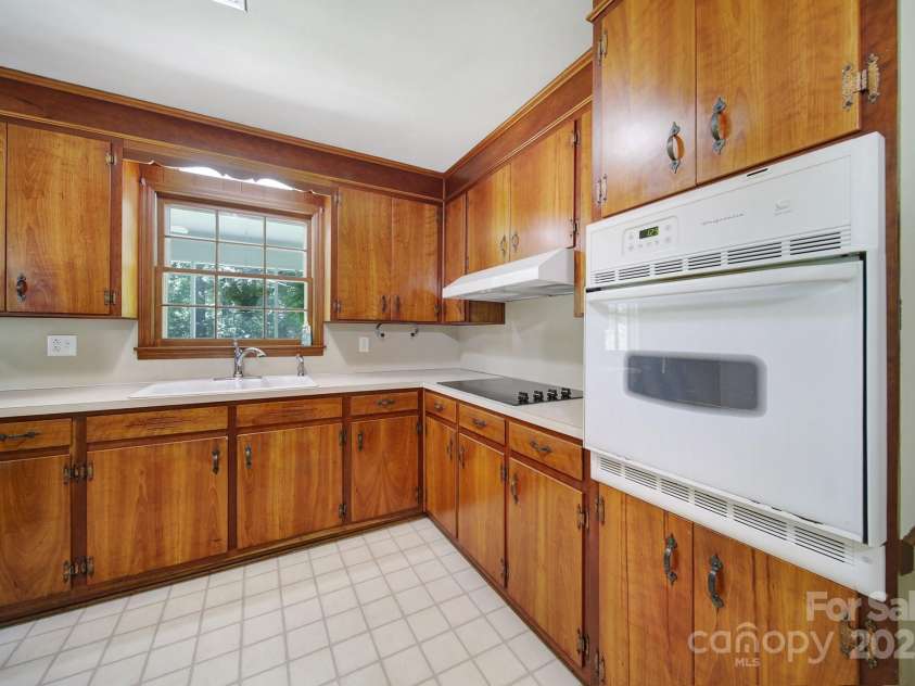 967 Hilldale Drive, Lancaster, SC 29720.  MLS# CAR4267333, YatesRealty ID 21677. 