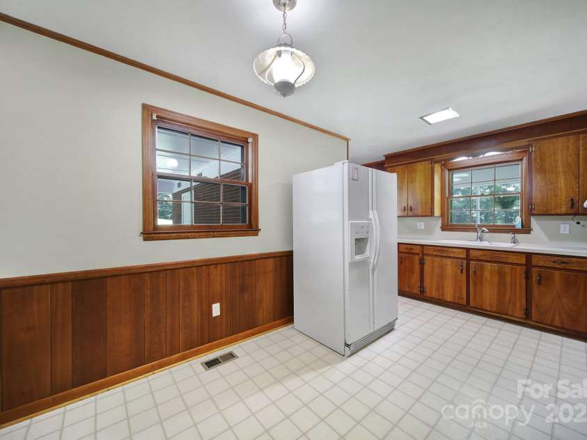 967 Hilldale Drive, Lancaster, SC 29720.  MLS# CAR4267333, YatesRealty ID 21677. 