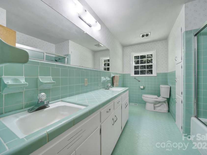 967 Hilldale Drive, Lancaster, SC 29720.  MLS# CAR4267333, YatesRealty ID 21677. 