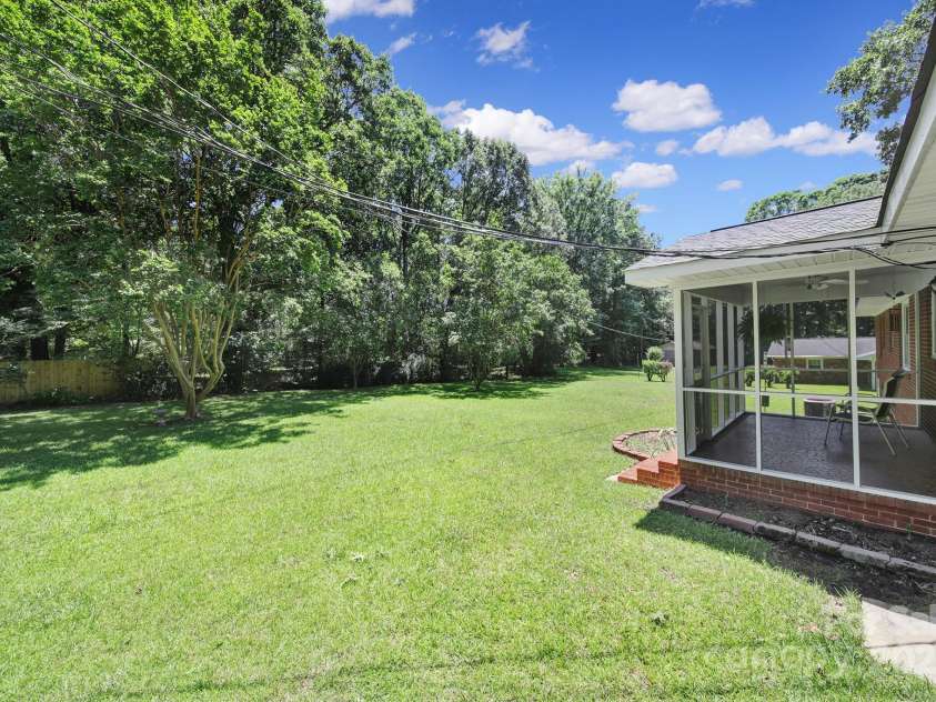 967 Hilldale Drive, Lancaster, SC 29720.  MLS# CAR4267333, YatesRealty ID 21677. 