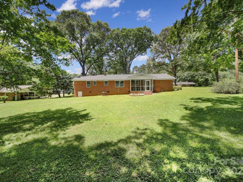 967 Hilldale Drive, Lancaster, SC 29720.  MLS# CAR4267333, YatesRealty ID 21677. 