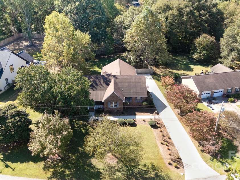 110 Robin Road, Lincolnton, NC 28092.  MLS# CAR4307556, YatesRealty ID 21678. Aerial view of property