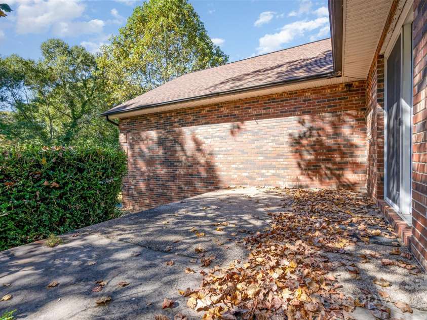 110 Robin Road, Lincolnton, NC 28092.  MLS# CAR4307556, YatesRealty ID 21678. Back Porch