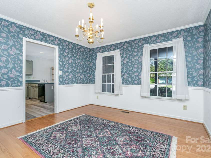 110 Robin Road, Lincolnton, NC 28092.  MLS# CAR4307556, YatesRealty ID 21678. Dining Room