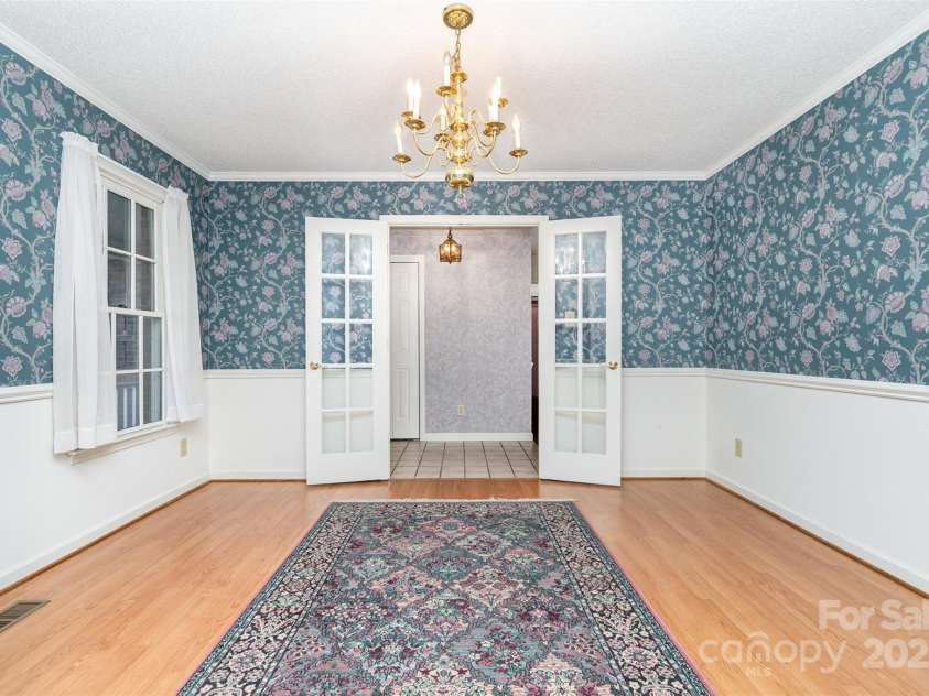 110 Robin Road, Lincolnton, NC 28092.  MLS# CAR4307556, YatesRealty ID 21678. Dining Room