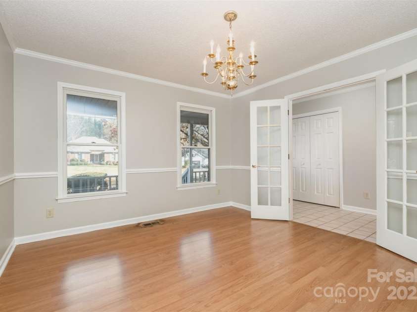 110 Robin Road, Lincolnton, NC 28092.  MLS# CAR4307556, YatesRealty ID 21678. Dining Room