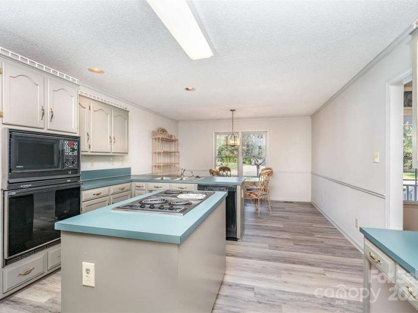 110 Robin Road, Lincolnton, NC 28092.  MLS# CAR4307556, YatesRealty ID 21678. Kitchen