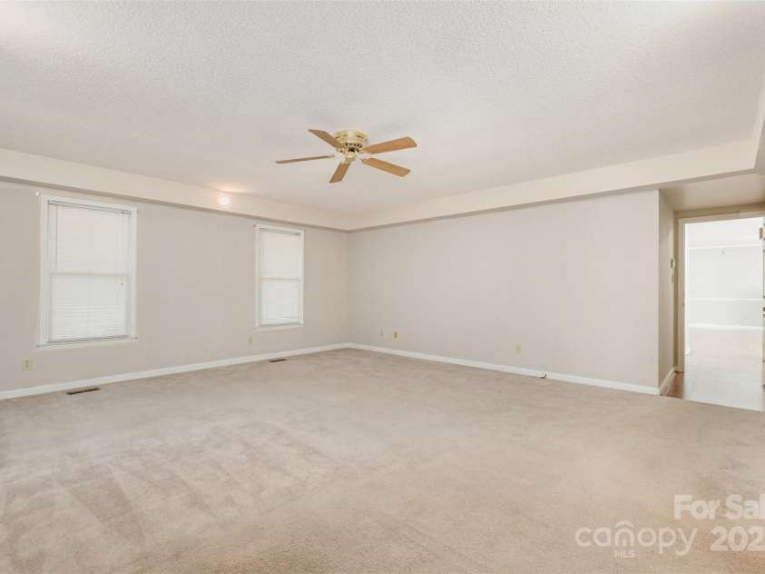 110 Robin Road, Lincolnton, NC 28092.  MLS# CAR4307556, YatesRealty ID 21678. Primary Bedroom
