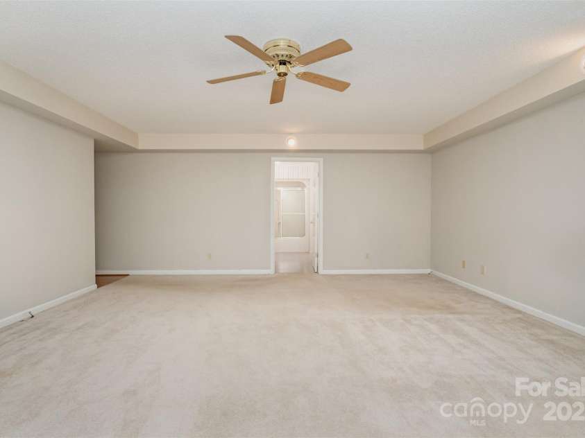 110 Robin Road, Lincolnton, NC 28092.  MLS# CAR4307556, YatesRealty ID 21678. Primary Bedroom