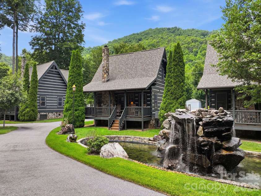17 Rachels Circle, Maggie Valley, NC 28751.  MLS# CAR4392679, YatesRealty ID 21678. 