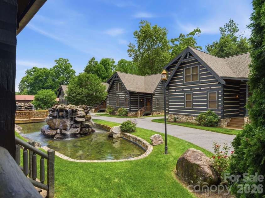 17 Rachels Circle, Maggie Valley, NC 28751.  MLS# CAR4392679, YatesRealty ID 21678. 