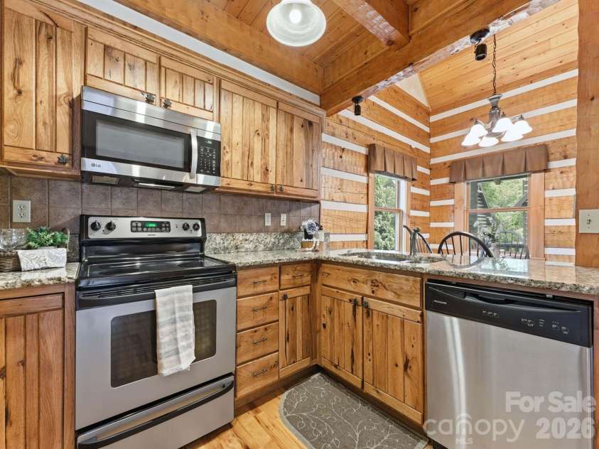 17 Rachels Circle, Maggie Valley, NC 28751.  MLS# CAR4392679, YatesRealty ID 21678. 