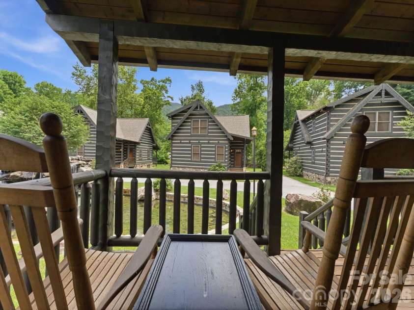 17 Rachels Circle, Maggie Valley, NC 28751.  MLS# CAR4392679, YatesRealty ID 21678. 