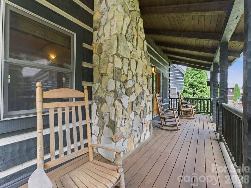 17 Rachels Circle, Maggie Valley, NC 28751.  MLS# CAR4392679, YatesRealty ID 21678. 