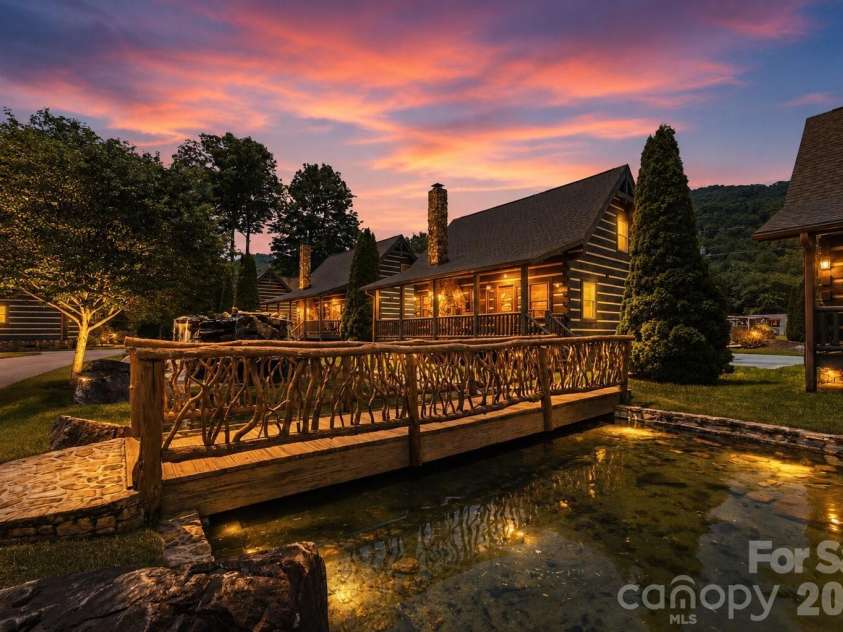 17 Rachels Circle, Maggie Valley, NC 28751.  MLS# CAR4392679, YatesRealty ID 21678. 