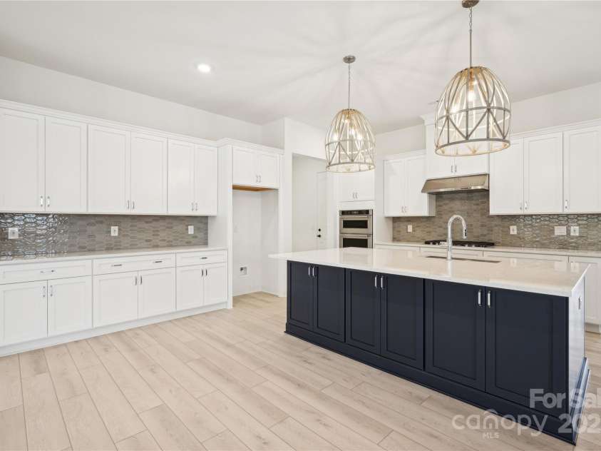 5233 Glenwalk Drive, Charlotte, NC 28269.  MLS# CAR4223508, YatesRealty ID 2168. Representative photo - Eden kitchen