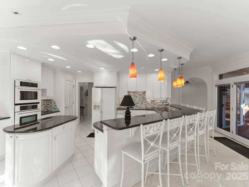 718 Eagle Point Court, Matthews, NC 28104.  MLS# CAR4330891, YatesRealty ID 2168. 