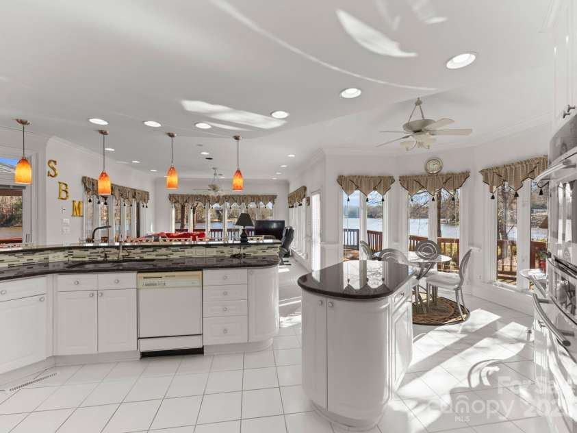718 Eagle Point Court, Matthews, NC 28104.  MLS# CAR4330891, YatesRealty ID 2168. 