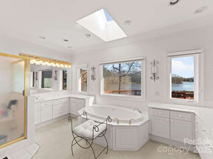 718 Eagle Point Court, Matthews, NC 28104.  MLS# CAR4330891, YatesRealty ID 2168. 