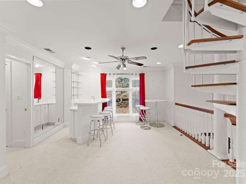 718 Eagle Point Court, Matthews, NC 28104.  MLS# CAR4330891, YatesRealty ID 2168. 