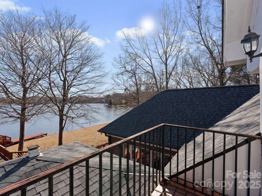 718 Eagle Point Court, Matthews, NC 28104.  MLS# CAR4330891, YatesRealty ID 2168. 