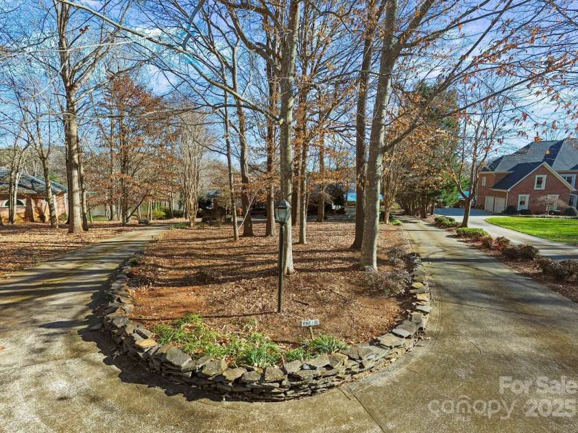 718 Eagle Point Court, Matthews, NC 28104.  MLS# CAR4330891, YatesRealty ID 2168. 