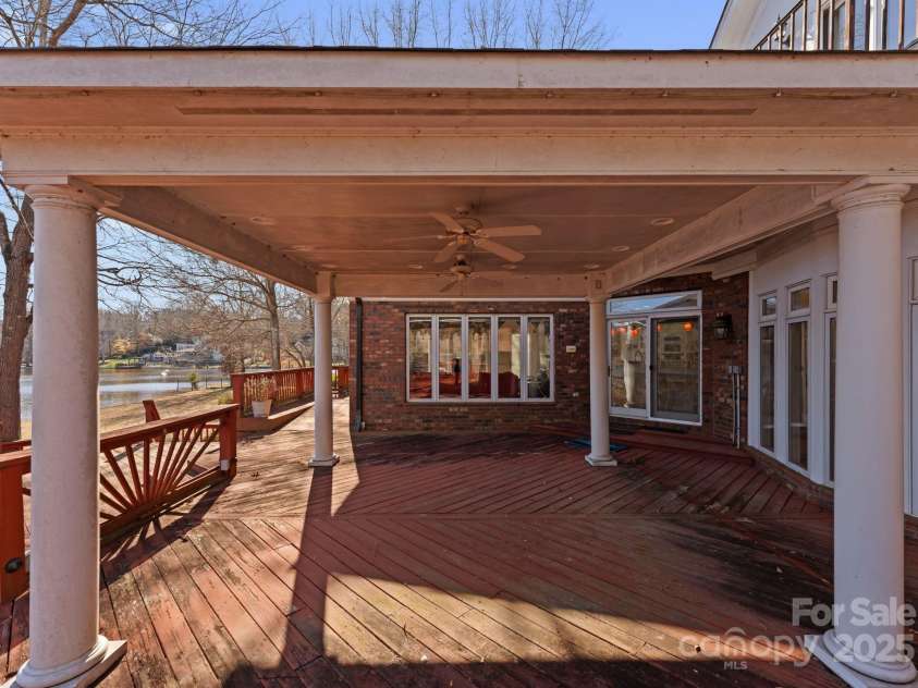 718 Eagle Point Court, Matthews, NC 28104.  MLS# CAR4330891, YatesRealty ID 2168. 