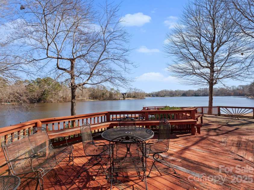 718 Eagle Point Court, Matthews, NC 28104.  MLS# CAR4330891, YatesRealty ID 2168. 