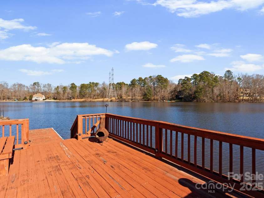 718 Eagle Point Court, Matthews, NC 28104.  MLS# CAR4330891, YatesRealty ID 2168. 