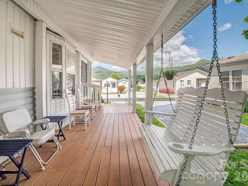 161 Summer Place Drive, Waynesville, NC 28785.  MLS# CAR4379176, YatesRealty ID 21680. 