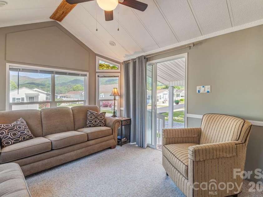 161 Summer Place Drive, Waynesville, NC 28785.  MLS# CAR4379176, YatesRealty ID 21680. 