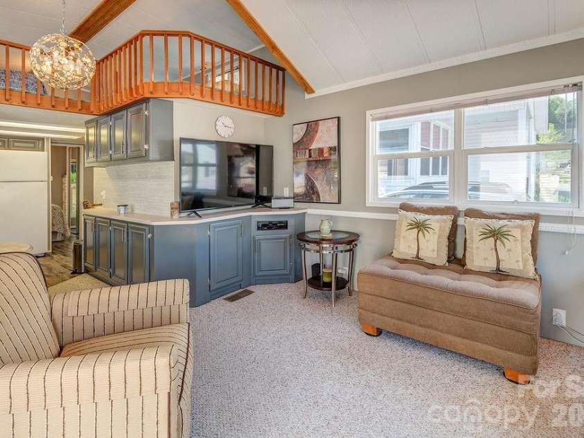 161 Summer Place Drive, Waynesville, NC 28785.  MLS# CAR4379176, YatesRealty ID 21680. 