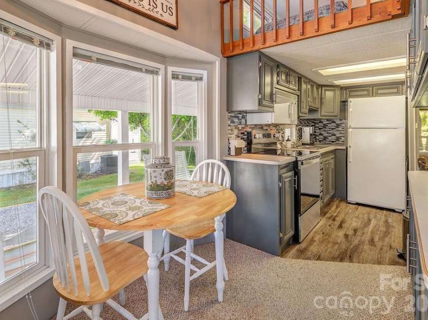 161 Summer Place Drive, Waynesville, NC 28785.  MLS# CAR4379176, YatesRealty ID 21680. 
