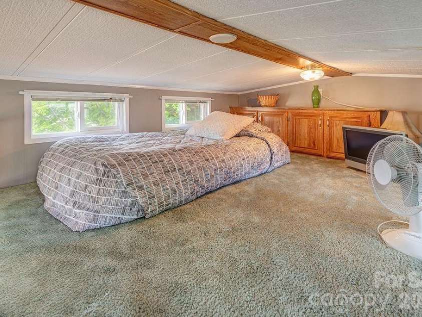 161 Summer Place Drive, Waynesville, NC 28785.  MLS# CAR4379176, YatesRealty ID 21680. 