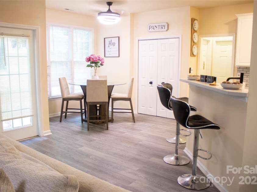 7708 Harrington Woods Road, Charlotte, NC 28269.  MLS# CAR4305903, YatesRealty ID 21680. 