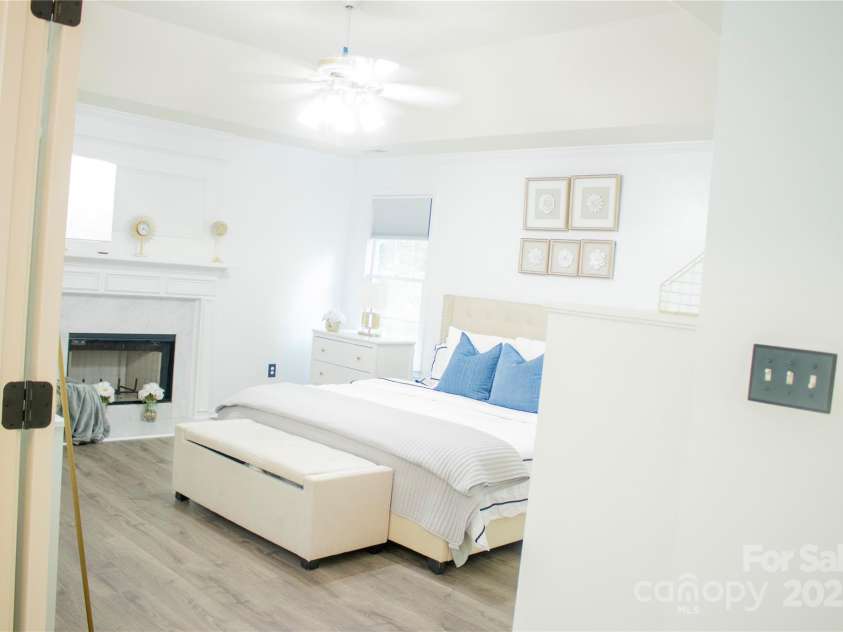 7708 Harrington Woods Road, Charlotte, NC 28269.  MLS# CAR4305903, YatesRealty ID 21680. 