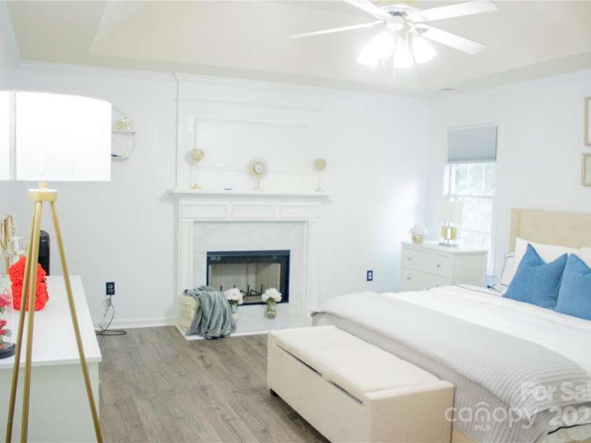 7708 Harrington Woods Road, Charlotte, NC 28269.  MLS# CAR4305903, YatesRealty ID 21680. 