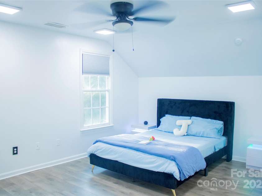 7708 Harrington Woods Road, Charlotte, NC 28269.  MLS# CAR4305903, YatesRealty ID 21680. 