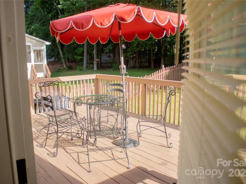 7708 Harrington Woods Road, Charlotte, NC 28269.  MLS# CAR4305903, YatesRealty ID 21680. 