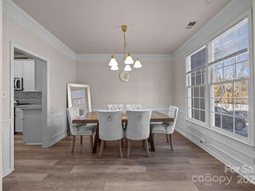 7708 Harrington Woods Road, Charlotte, NC 28269.  MLS# CAR4318940, YatesRealty ID 21680. 