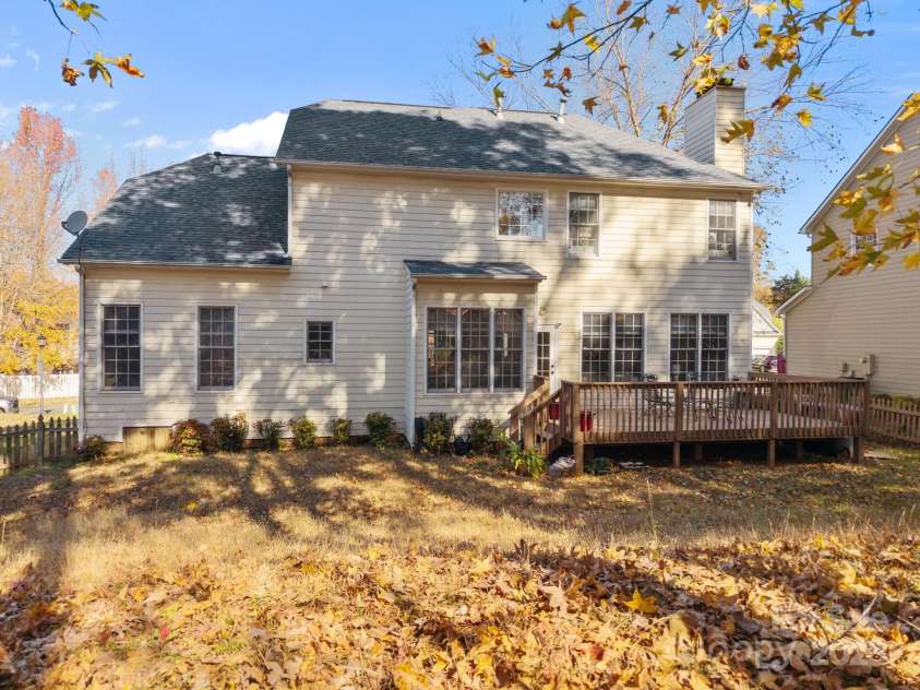 7708 Harrington Woods Road, Charlotte, NC 28269.  MLS# CAR4318940, YatesRealty ID 21680. 