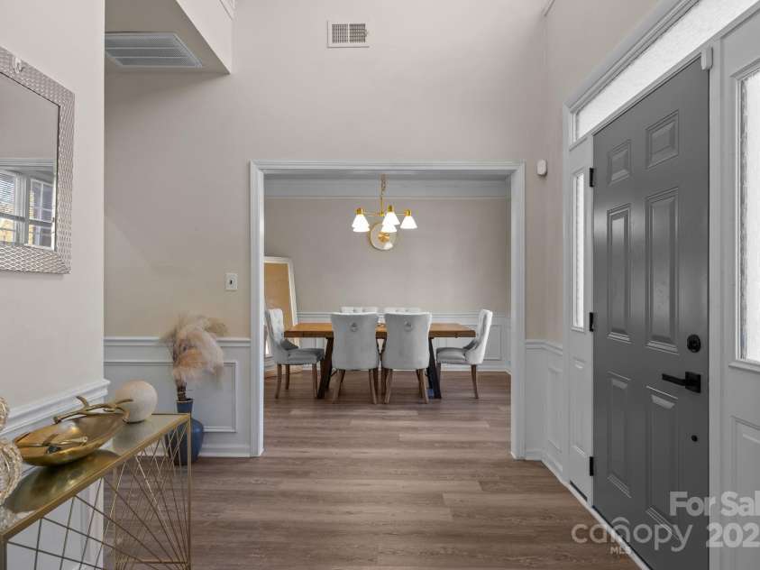 7708 Harrington Woods Road, Charlotte, NC 28269.  MLS# CAR4318940, YatesRealty ID 21680. 