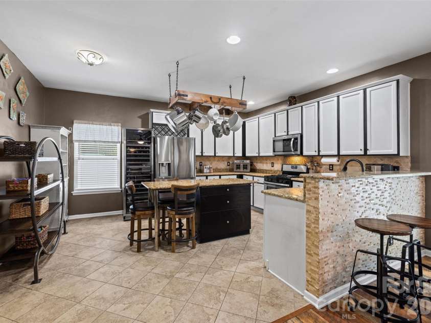 3967 Parkers Ferry Road, Fort Mill, SC 29715.  MLS# CAR4379187, YatesRealty ID 21681. 